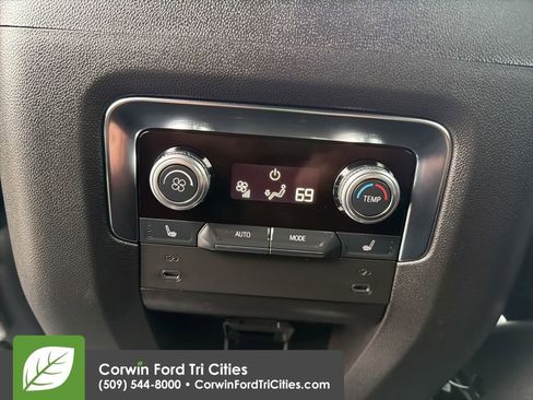 Used 2025 GMC Yukon XL Denali image 11