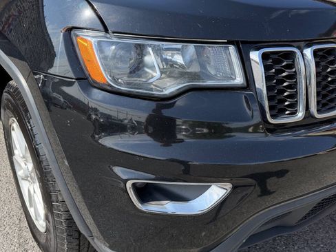 Used 2018 Jeep Grand Cherokee Laredo AWD/4WD image 9