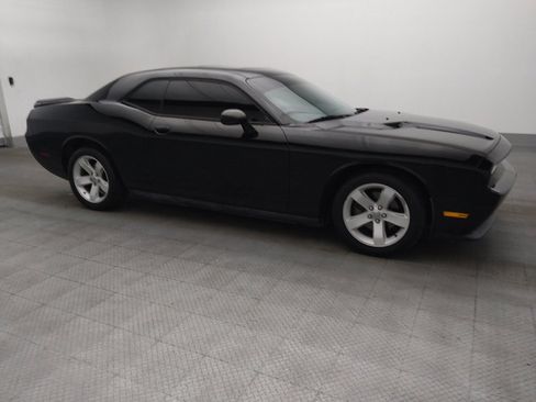 Used 2013 Dodge Challenger SXT image 11