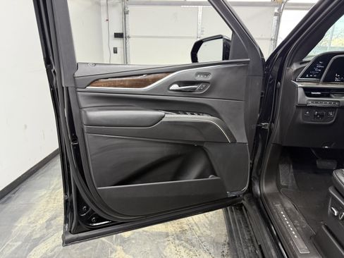 Used 2021 Cadillac Escalade Sport Platinum image 10