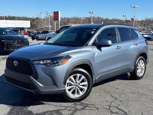 Used 2022 Toyota Corolla Cross LE w/ Moonroof Package image 2