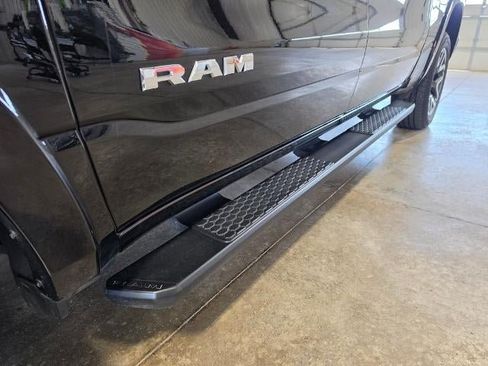 Used 2025 RAM 1500 Laramie AWD/4WD image 12