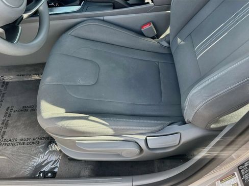 Used 2022 Hyundai Elantra SEL FWD image 18