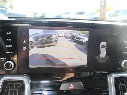 Used 2023 Kia Sorento SX image 20