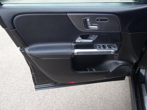 Used 2020 Mercedes-Benz GLB 250 4MATIC image 8
