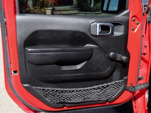 Used 2022 Jeep Gladiator Sport image 15