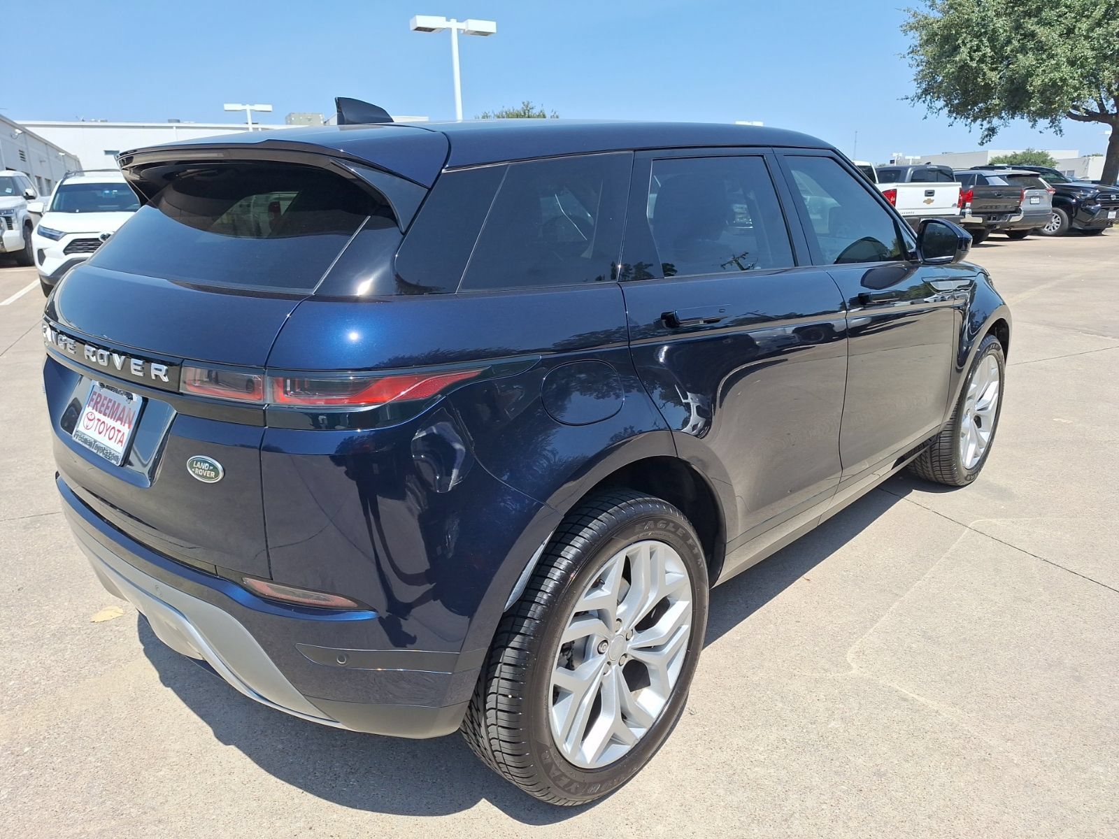 Used 2023 Land Rover Range Rover Evoque SE AWD/4WD image 6
