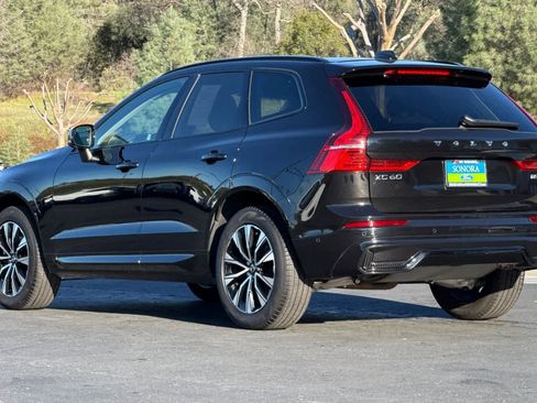 Used 2025 Volvo XC60 B5 Plus image 6
