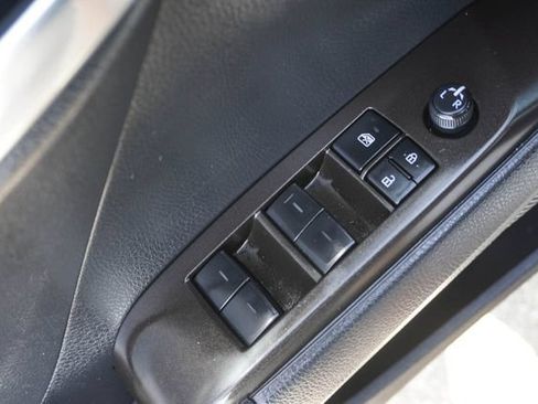 Used 2023 Toyota Camry SE FWD image 11