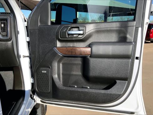 Used 2021 GMC Sierra 2500 Denali w/ Denali Ultimate Package image 21