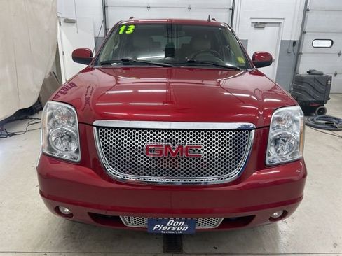 Used 2013 GMC Yukon XL Denali image 2