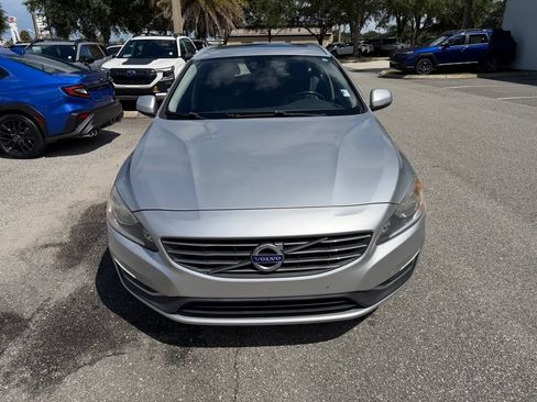 Used 2017 Volvo V60 T5 Premier w/ Convenience Package FWD image 12