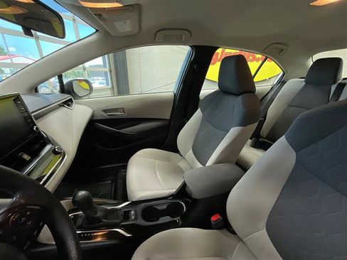Used 2021 Toyota Corolla LE FWD image 12