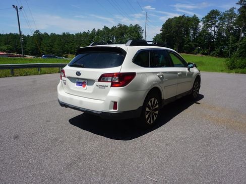 Used 2017 Subaru Outback 2.5i Limited AWD/4WD image 22