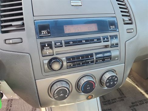 Used 2005 Nissan Altima 2.5 S w/ (S02) Side Airbags Pkg image 21