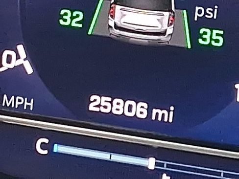 Used 2023 Chevrolet Tahoe Premier image 13