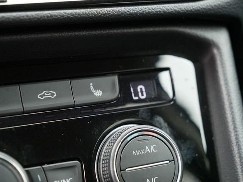 Certified 2024 Volkswagen Taos SE AWD/4WD image 31