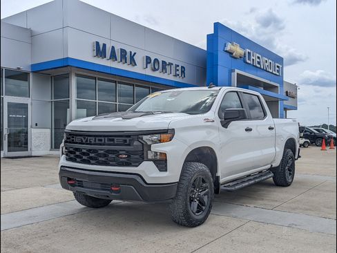 Used 2025 Chevrolet Silverado 1500 Custom Trail Boss AWD/4WD image 1