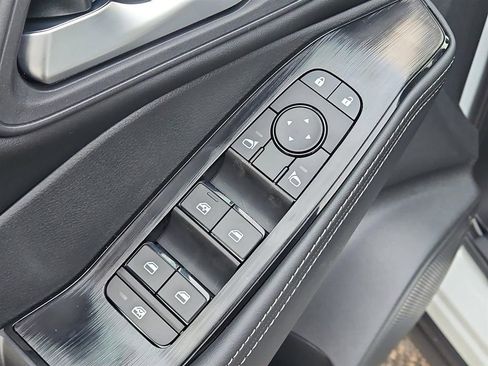 New 2026 Nissan Rogue SV w/ Cold Weather Package AWD/4WD image 15