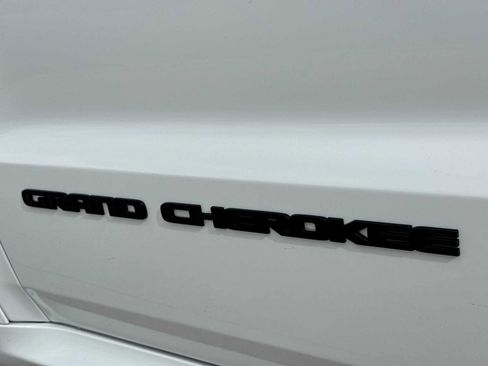 Used 2018 Jeep Grand Cherokee SRT AWD/4WD image 12