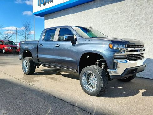 Used 2021 Chevrolet Silverado 1500 LT image 2