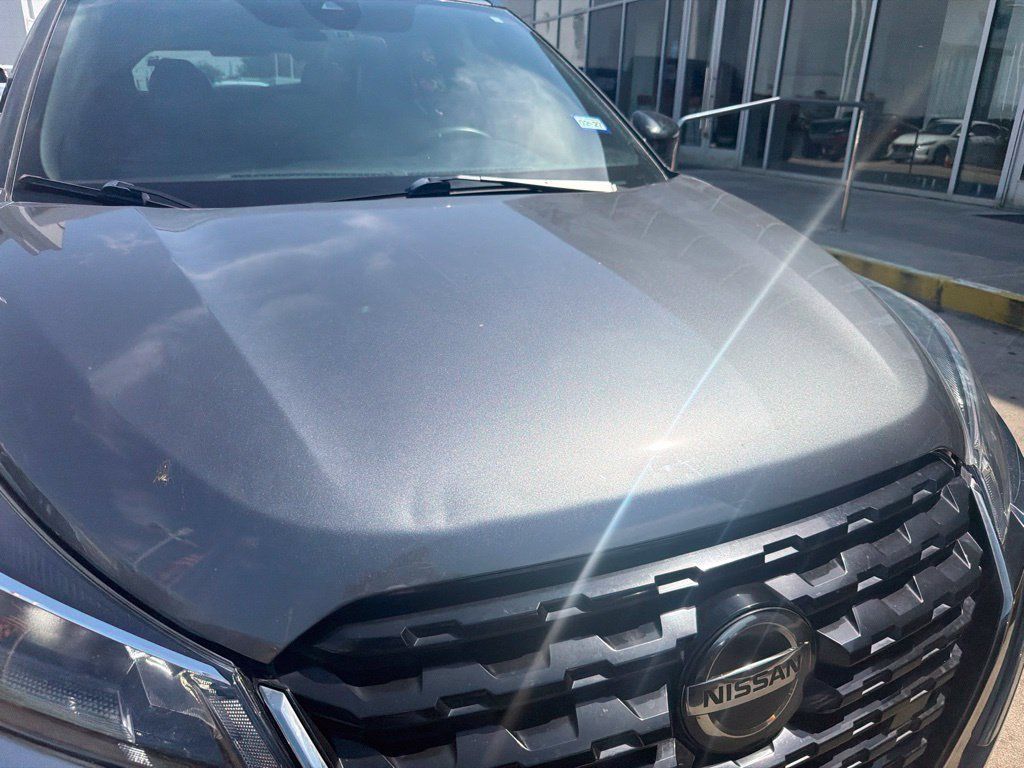 Used 2021 Nissan Kicks SR w/ SR Premium Package FWD image 9
