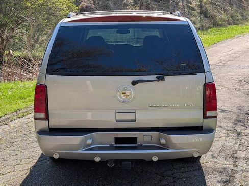 Used 2004 Cadillac Escalade ESV AWD image 25