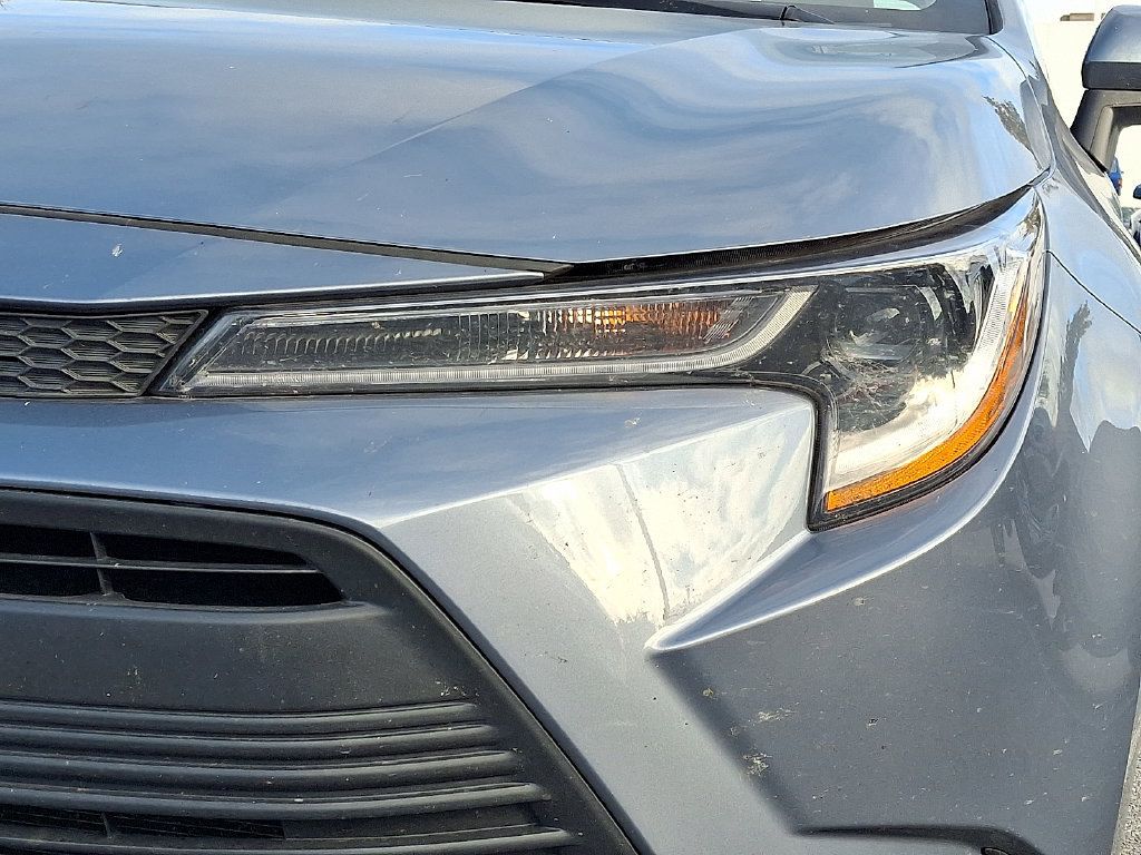 Used 2025 Toyota Corolla LE w/ LE Premium Package FWD image 10