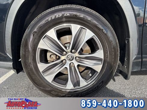 Used 2021 Toyota Highlander XLE image 16