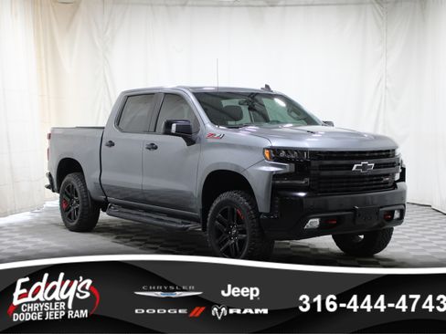 Used 2022 Chevrolet Silverado 1500 LT Trail Boss w/ LT Trail Boss Premium Package AWD/4WD image 1