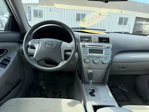Used 2009 Toyota Camry LE image 10