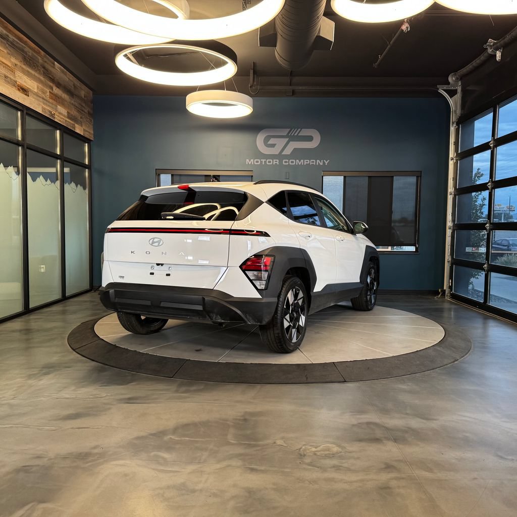 Used 2025 Hyundai Kona SEL FWD image 3