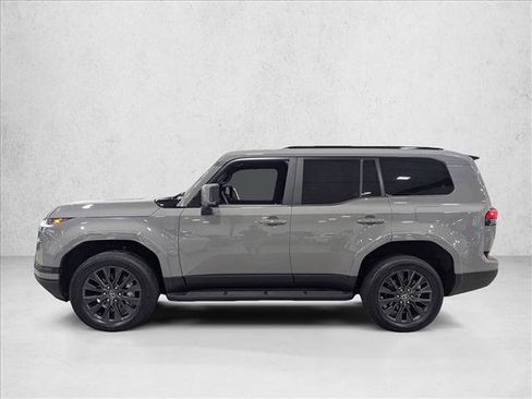 Used 2025 Lexus GX 550 w/ Cold Area Package AWD/4WD image 8
