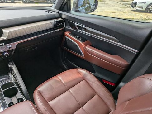 Used 2024 Kia Telluride EX FWD image 18