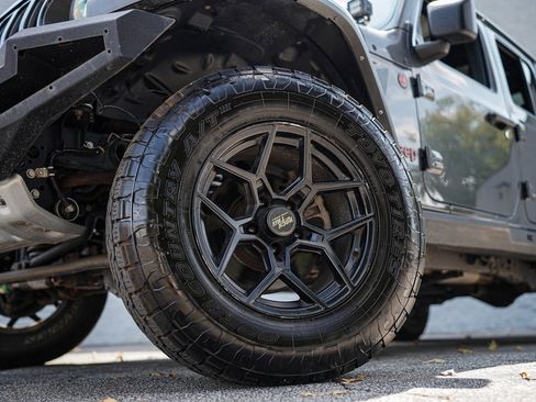 Used 2021 Jeep Gladiator Mojave w/ LED Lighting Group image 18