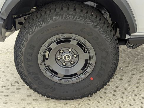 New 2025 Ford Bronco Badlands image 12