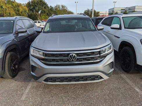 Certified 2022 Volkswagen Atlas SE image 4