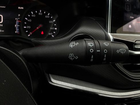 Used 2025 Jeep Compass Trailhawk image 37