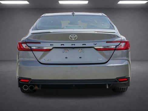 Used 2025 Toyota Camry SE FWD image 5
