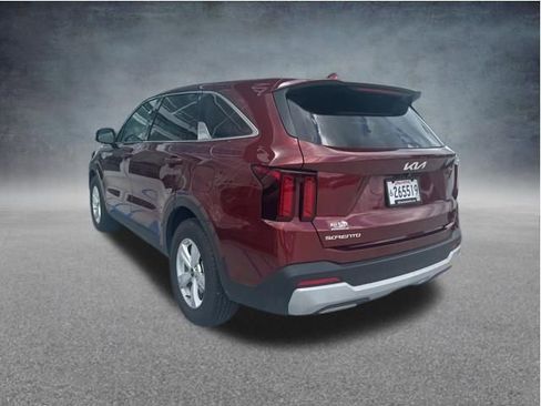 Used 2025 Kia Sorento LX FWD image 7