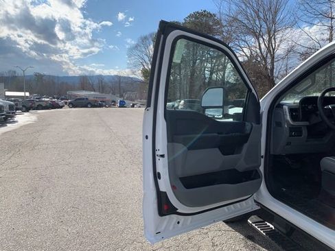 New 2026 Ford F250 XL RWD image 22