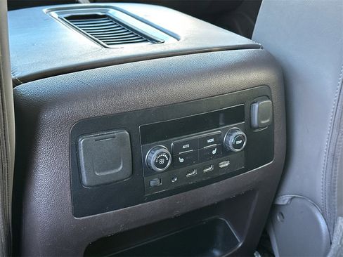 Used 2019 GMC Yukon XL Denali w/ Denali Ultimate Package image 23