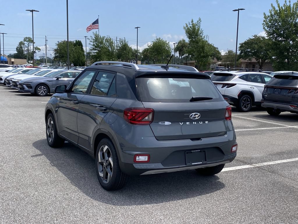 New 2026 Hyundai Venue SEL FWD image 6