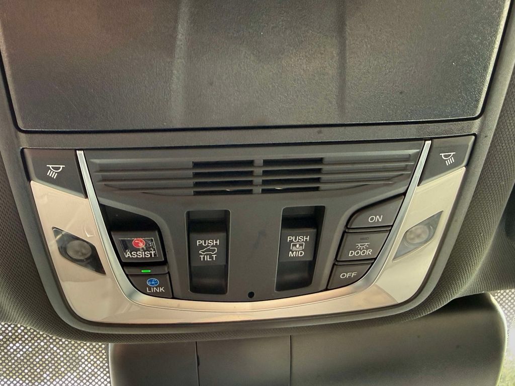 Certified 2025 Acura RDX SH-AWD image 27
