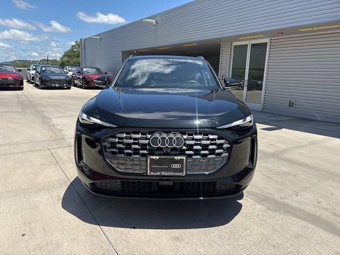 Certified 2025 Audi Q5 Premium w/ Convenience Package AWD/4WD image 2