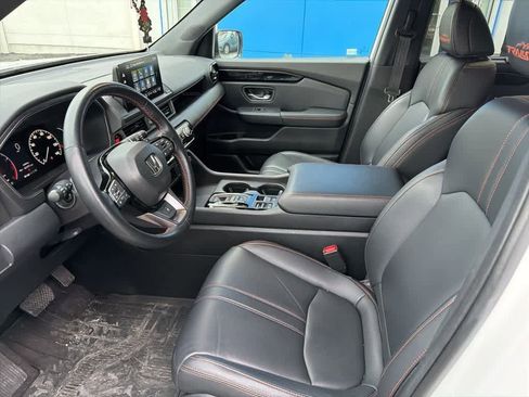 Used 2023 Honda Pilot TrailSport image 29
