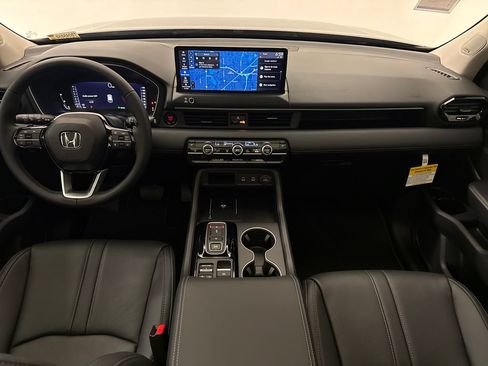 New 2026 Honda Pilot Touring image 13