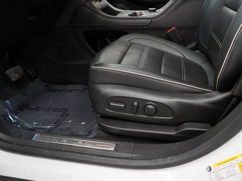 Certified 2023 GMC Acadia Denali w/ Denali Technology Package FWD image 29