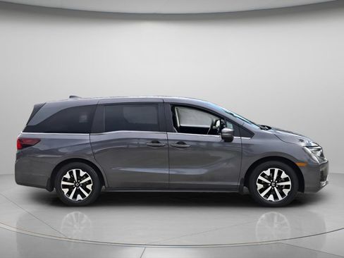 Used 2025 Honda Odyssey EX-L image 3