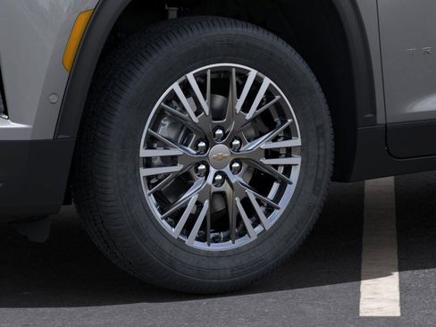 New 2025 Chevrolet Traverse LT w/ Enhanced Driving Package image 9